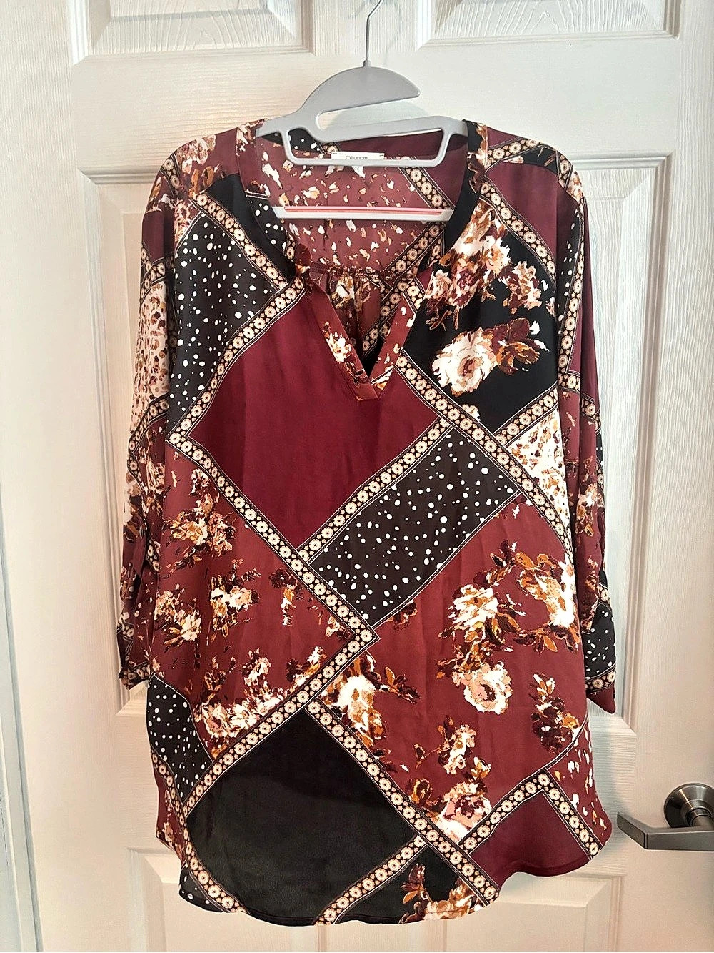 maurices Geometric Blouse in Burgundy & Black Size XXL